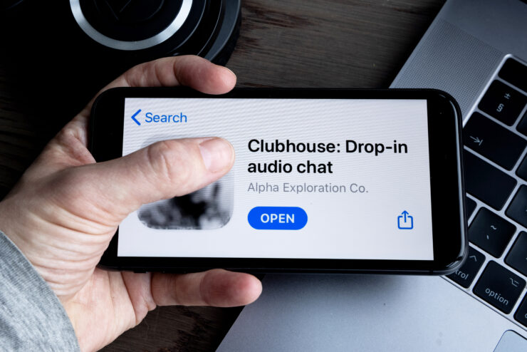 Clubhouse, le nouveau réseau social tendance, par Flexvisio
